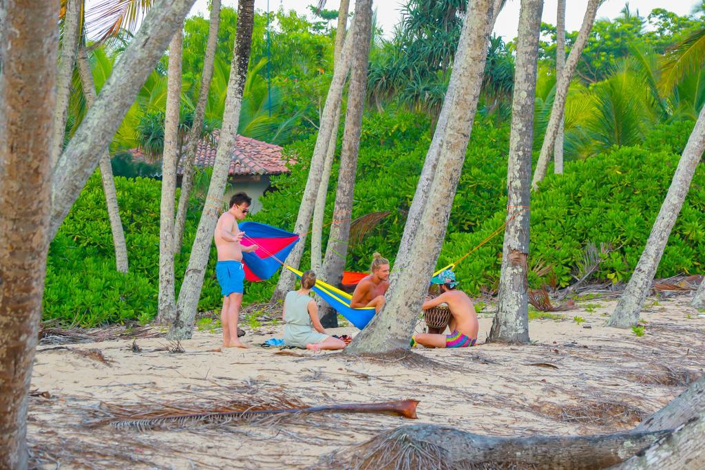 Autumn Moon Beach Cabanas Tangalle Exterior foto
